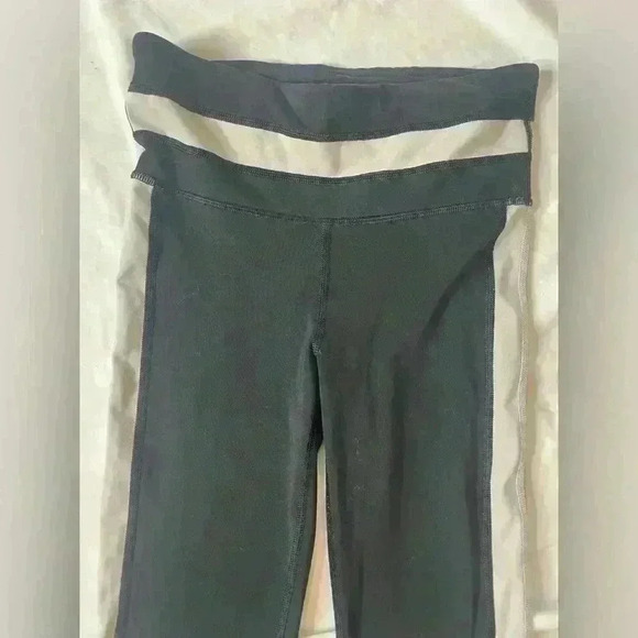 GapFit Women’s Sculpt Compression Leggings Size XS Black Beige White - Picture 6 of 6